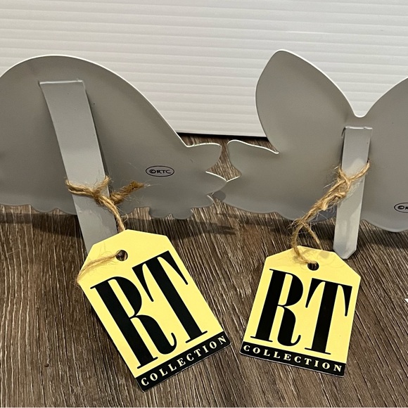 Super Cute Round Top Metal Easter Decorations with Stands- Set of 2- NWT - Picture 2 of 4